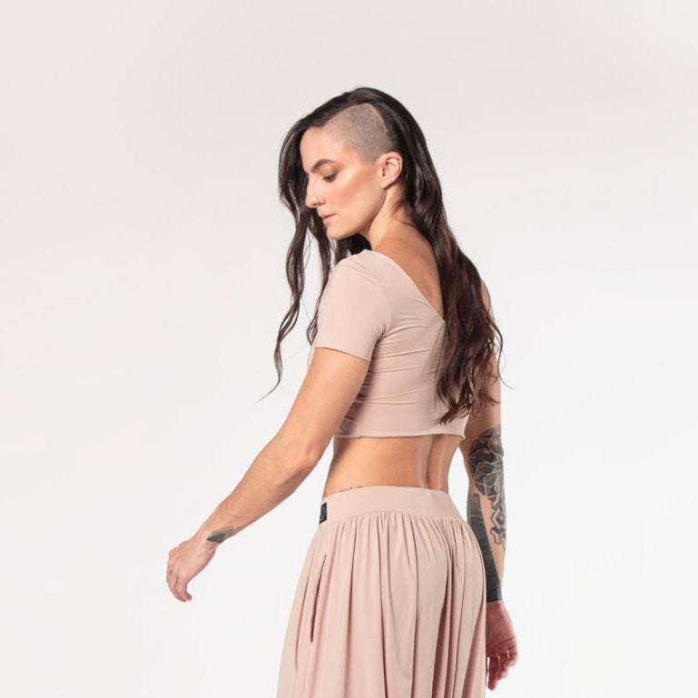 SLEEVE CROP TOP