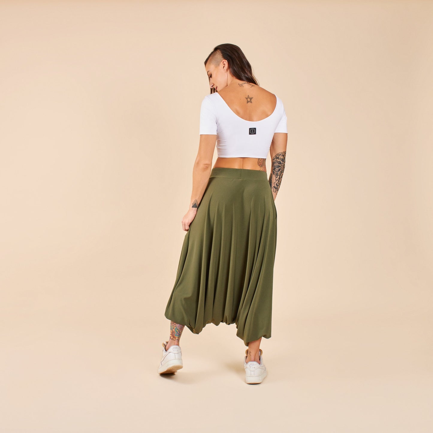 SLEEVE CROP TOP